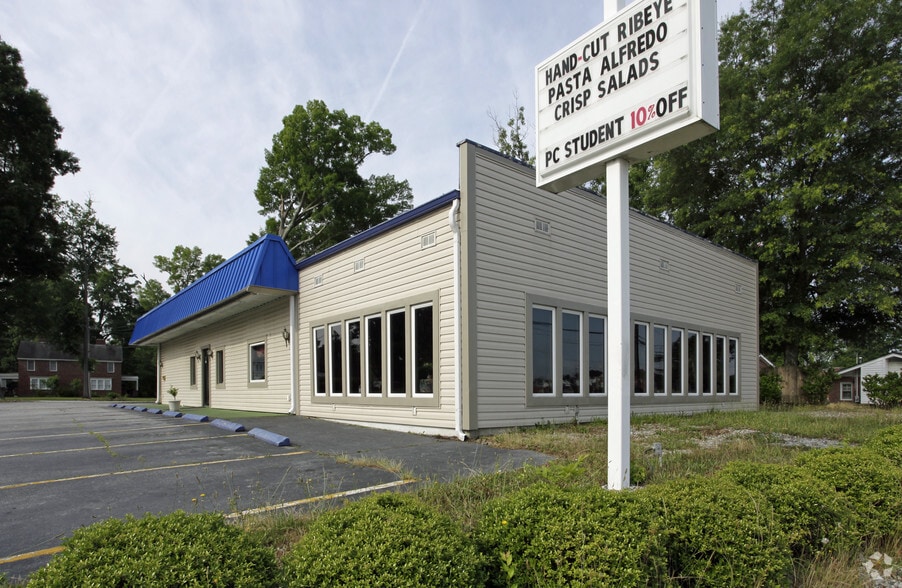 More Photos Of 306 E Carolina Ave, Clinton Restaurant For Sale