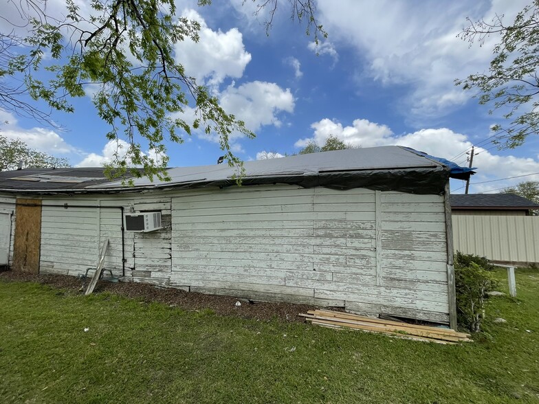 More Photos Of 8536 Scott St, Houston Religious Facility For Sale