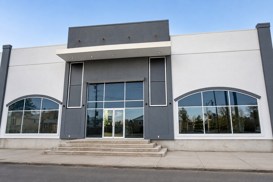 Primary Photo Of 1027 Notre Dame St, Embrun Storefront Retail Office For Sale