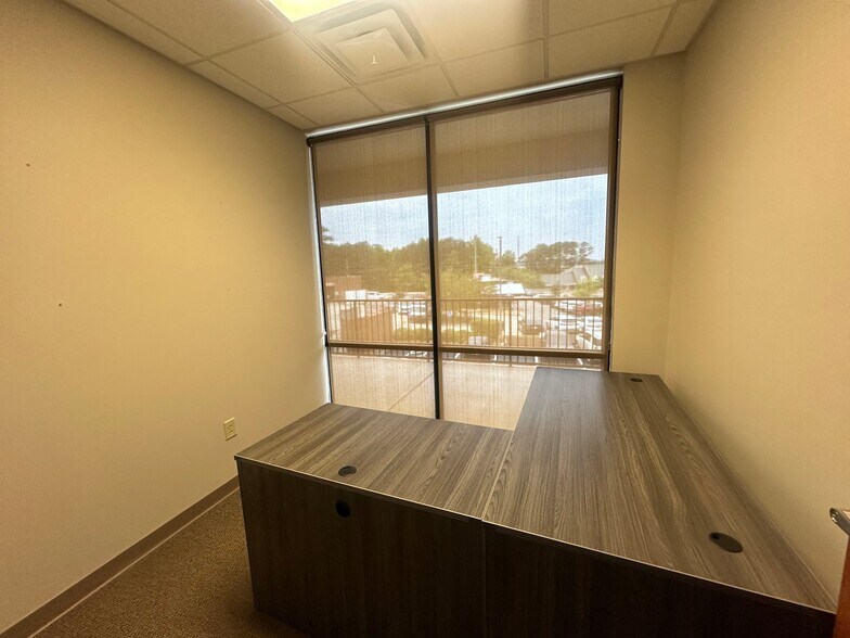 More Photos Of 540 Lake Center Pky, Cumming Office For Lease