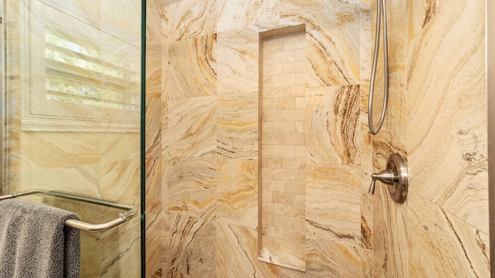 More Photos Of 6001 Bird Island Dr, Lady Lake Lodge Meeting Hall For Sale