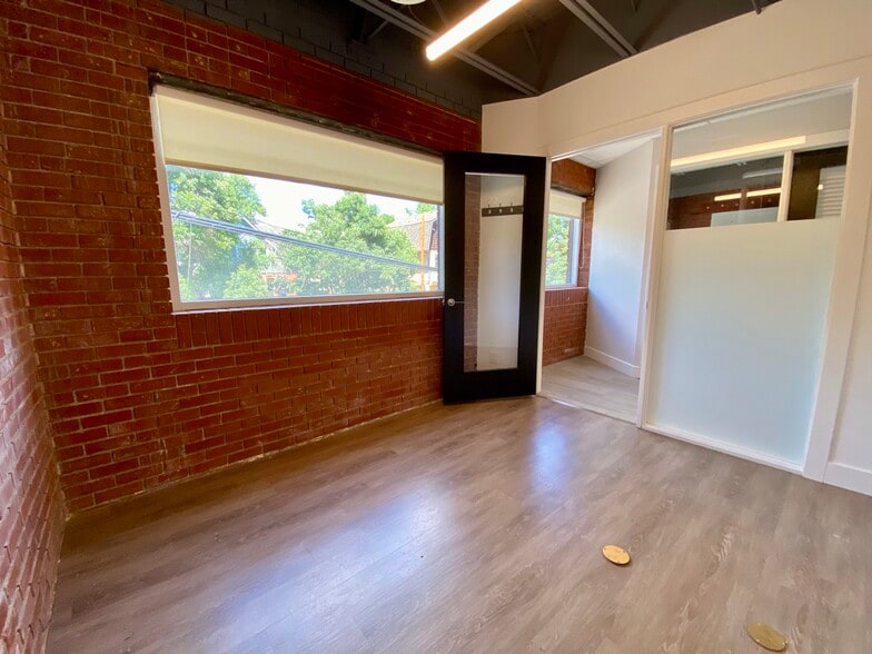 More Photos Of 1035 Pearl St, Boulder Office For Lease