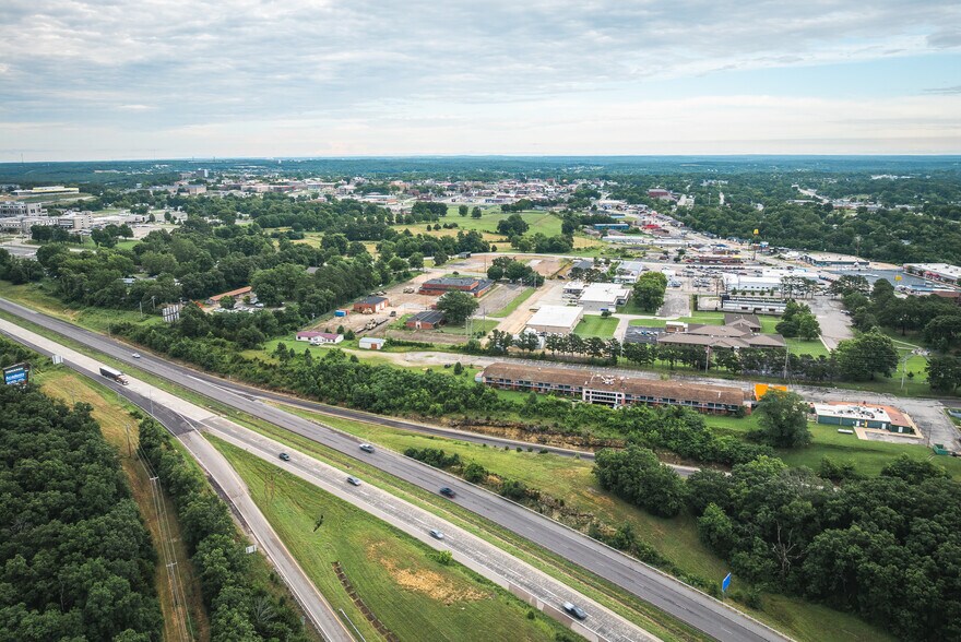 More Photos Of 127 Howard Johnson Dr, Rolla Hotel For Sale