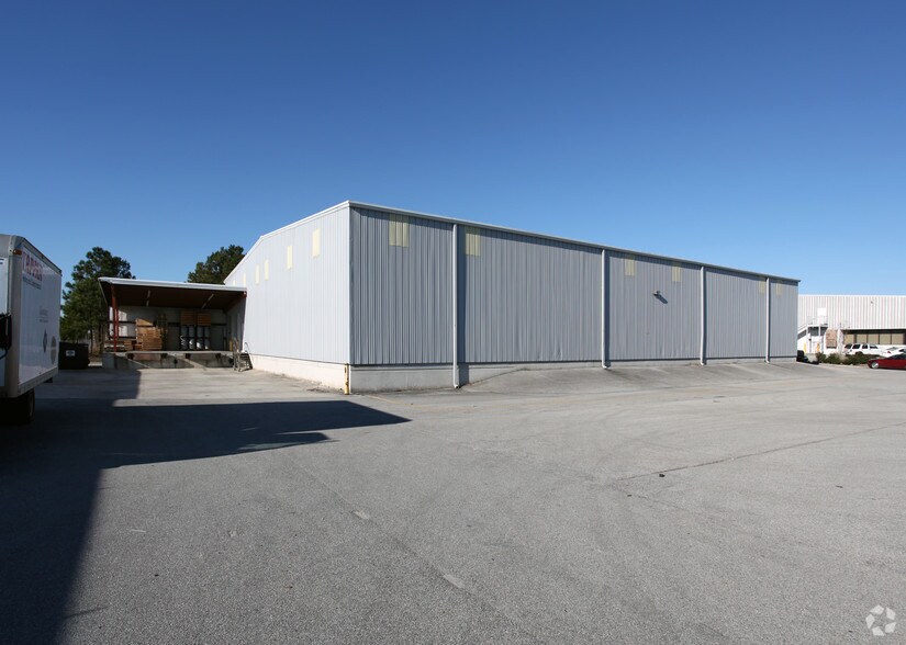 More Photos Of 6508 Windmill Way, Wilmington Warehouse For Lease
