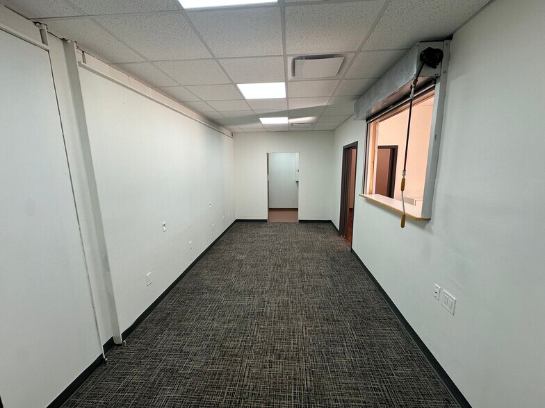 More Photos Of 5712 Val Verde St, Houston Loft Creative Space For Lease