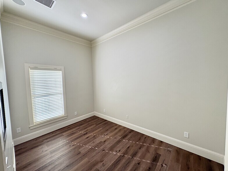 More Photos Of 1129 Lake Oconee Pky, Eatonton Office For Lease