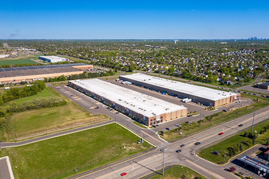 More Photos Of 9350 W Broadway Ave, Brooklyn Park Distribution For Lease