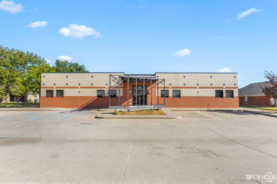 Primary Photo Of 2633 Plaza Pky, Wichita Falls Loft Creative Space For Sale