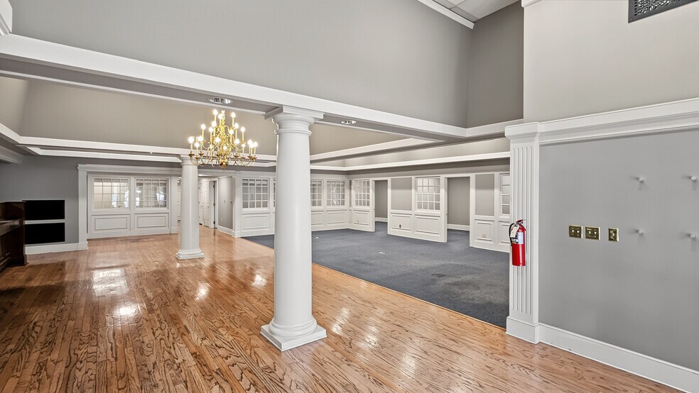 More Photos Of 112 N Jefferson St, Athens Bank For Lease