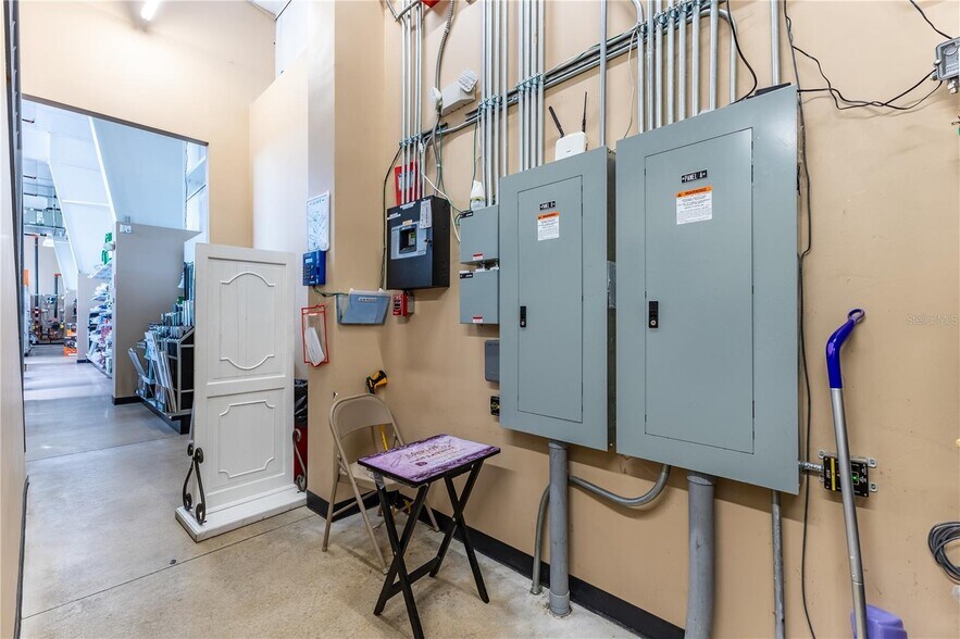 More Photos Of 11768 Narcoossee Rd, Orlando Freestanding For Sale