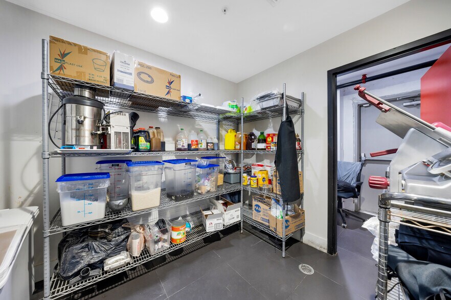 More Photos Of 1360 NW 88th Ave, Doral Bar For Sale