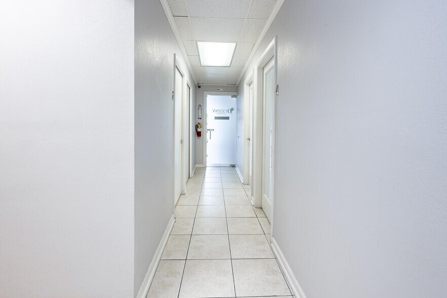 More Photos Of 7480 Fairway Dr, Miami Lakes Medical For Lease