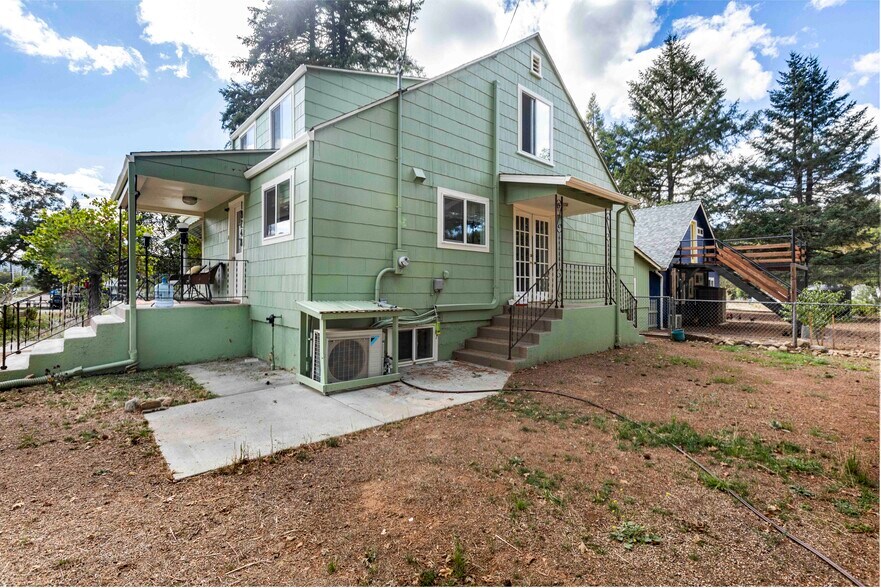 More Photos Of 18248 Redwood Hwy, Selma Apartments For Sale