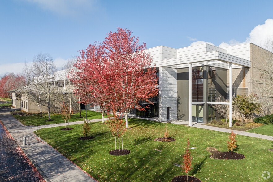 More Photos Of 18110 SE 34th St, Vancouver Light Distribution For Lease