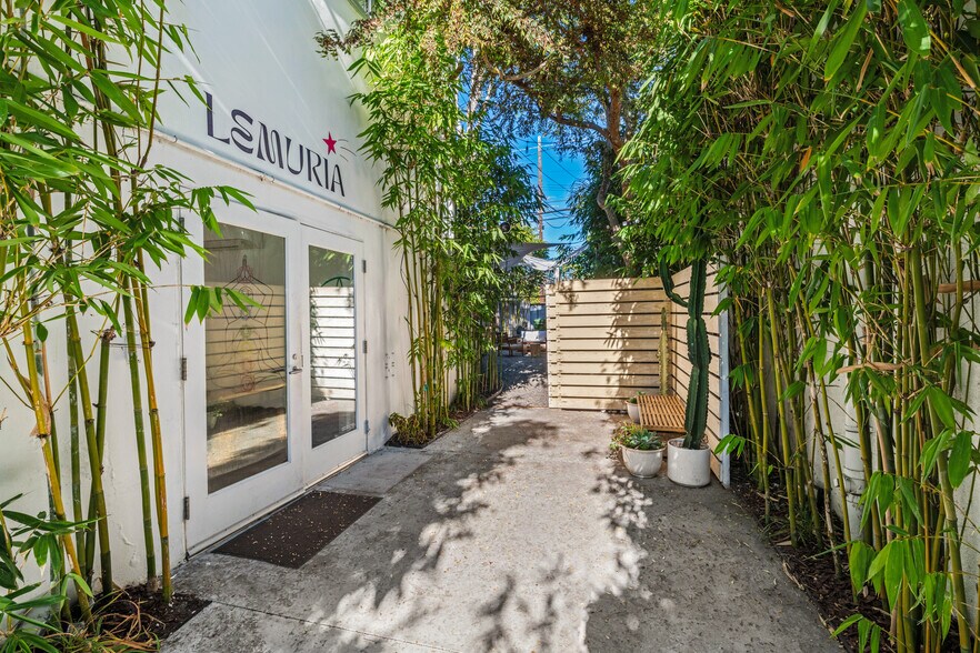 More Photos Of 1423 Abbot Kinney Blvd, Venice General Retail For Sale