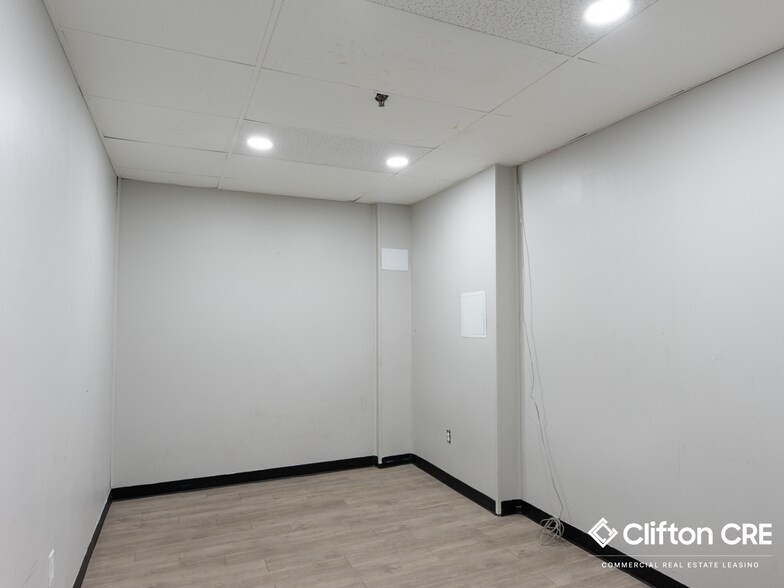 More Photos Of 207-235 Clifton Blvd, Clifton Warehouse For Lease