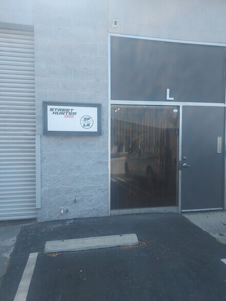 More Photos Of 4935-4943 McConnell Ave, Los Angeles Warehouse For Lease