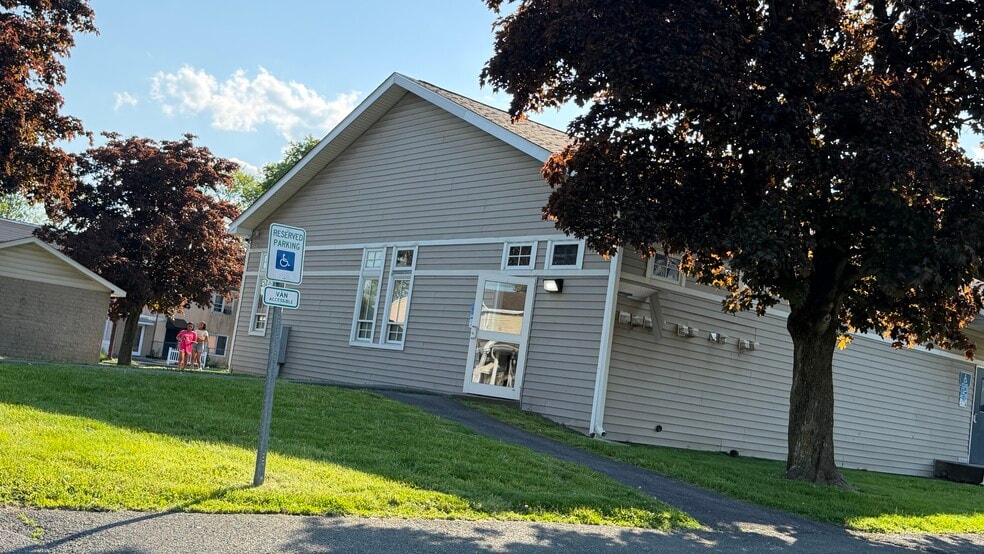 More Photos Of Capital Woods, Albany Apartments For Sale
