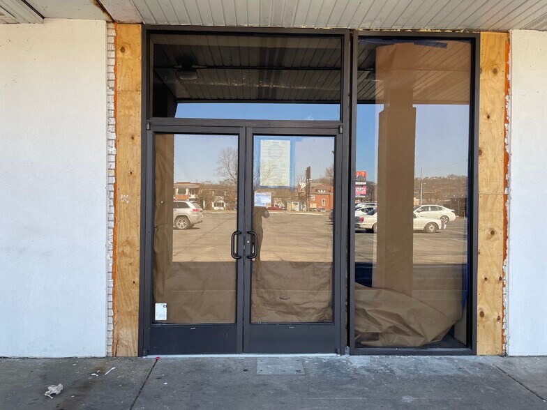 More Photos Of 115 6th Ave, Huntington Unknown For Lease