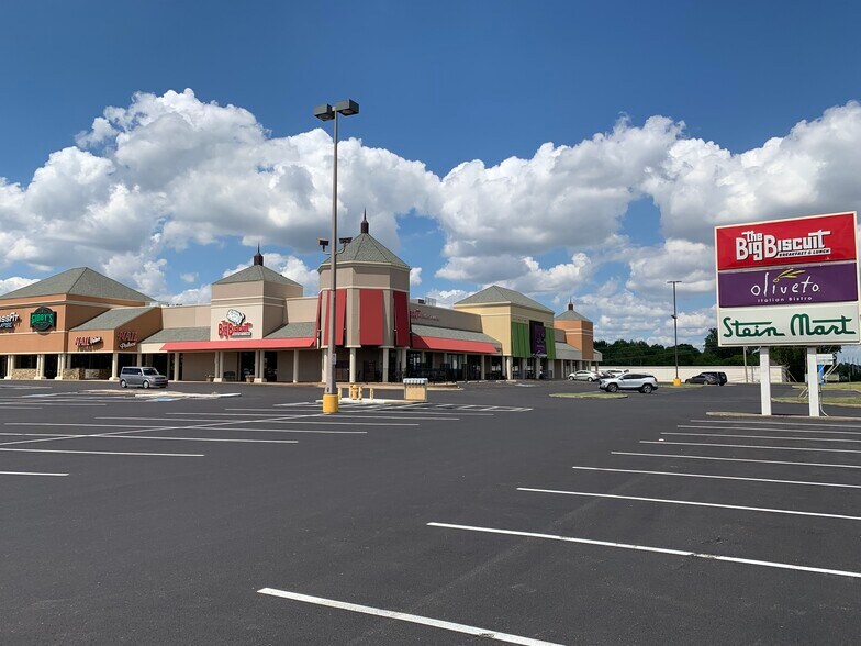 More Photos Of 8922-8930 S Memorial Dr, Tulsa General Retail For Lease