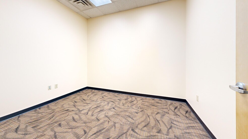 More Photos Of 3500 Gateway Centre Blvd, Morrisville Light Distribution For Lease