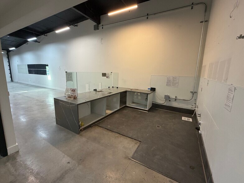 More Photos Of 2092 Concourse Dr, San Jose General Retail For Sale