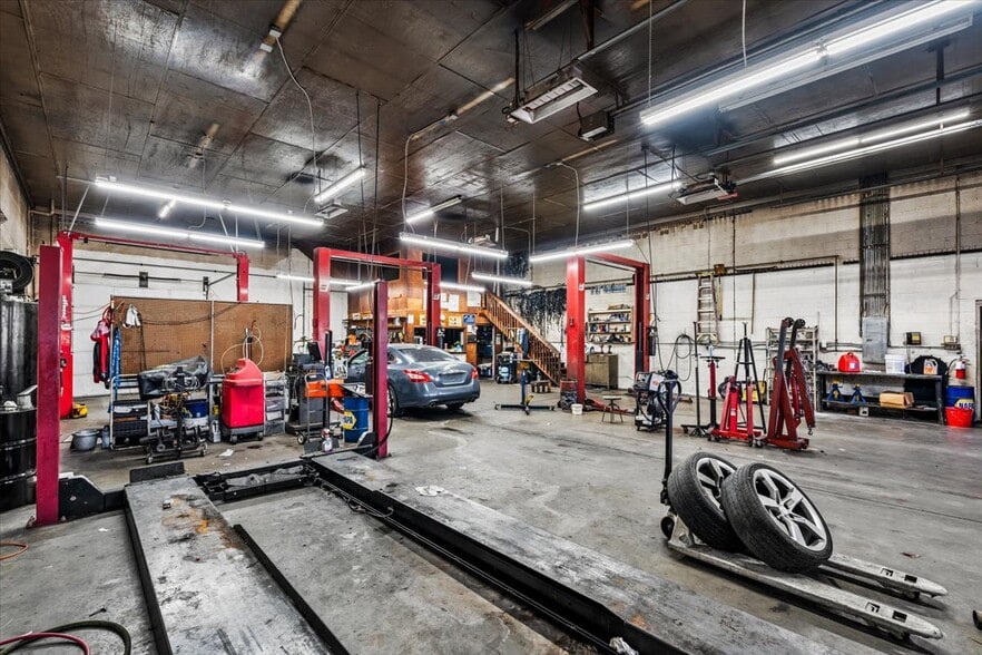 More Photos Of 2901 Randleman Rd, Greensboro Auto Repair For Sale