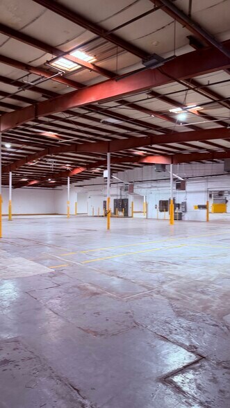 More Photos Of 3517 Frutas Ave, El Paso Manufacturing For Lease