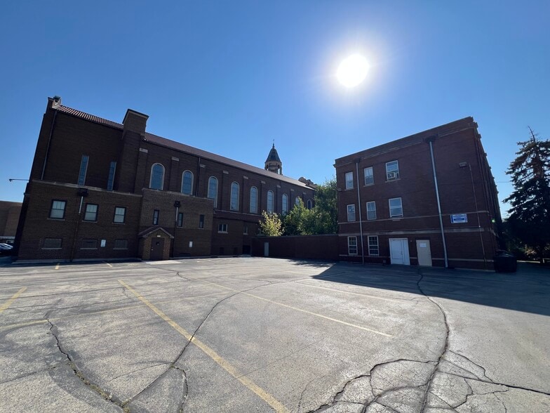 More Photos Of 5212 W Agatite Ave, Chicago Religious Facility For Sale