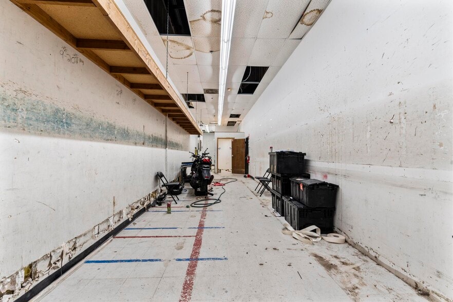 More Photos Of , Bristol General Retail For Sale