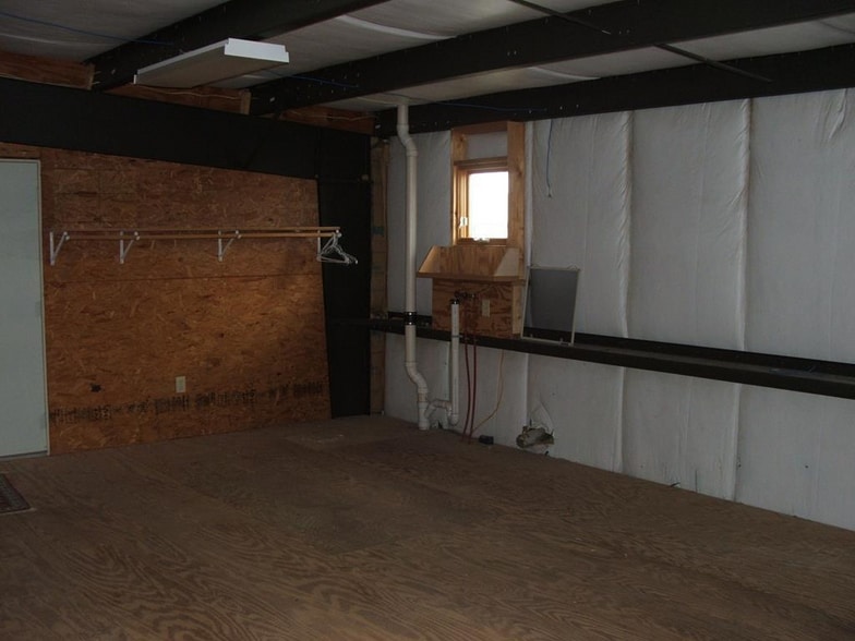 More Photos Of 471 Osborne St, Keysville Warehouse For Sale