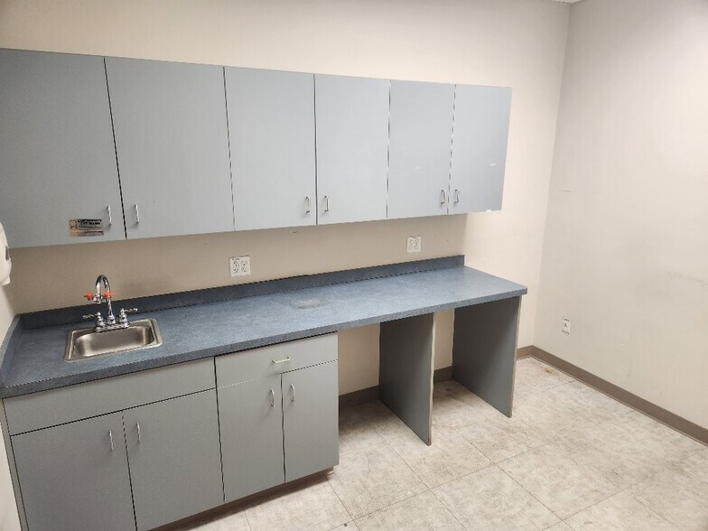 More Photos Of 764 Campbell Ave, West Haven Office For Sale