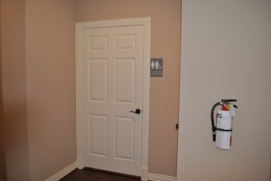 More Photos Of 425 Old Newman Rd, Frisco Office For Lease