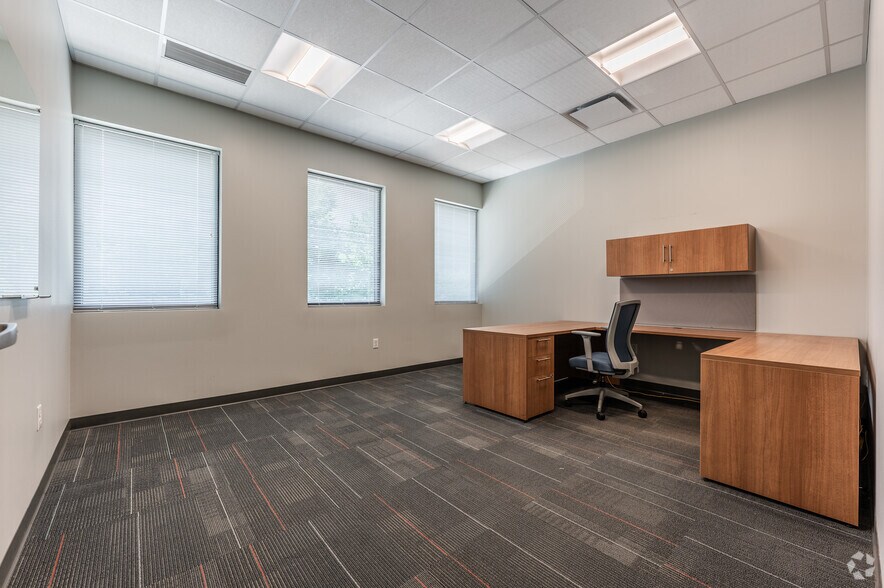 More Photos Of 200 Business Center Dr, Pittsburgh Research And Development For Sale