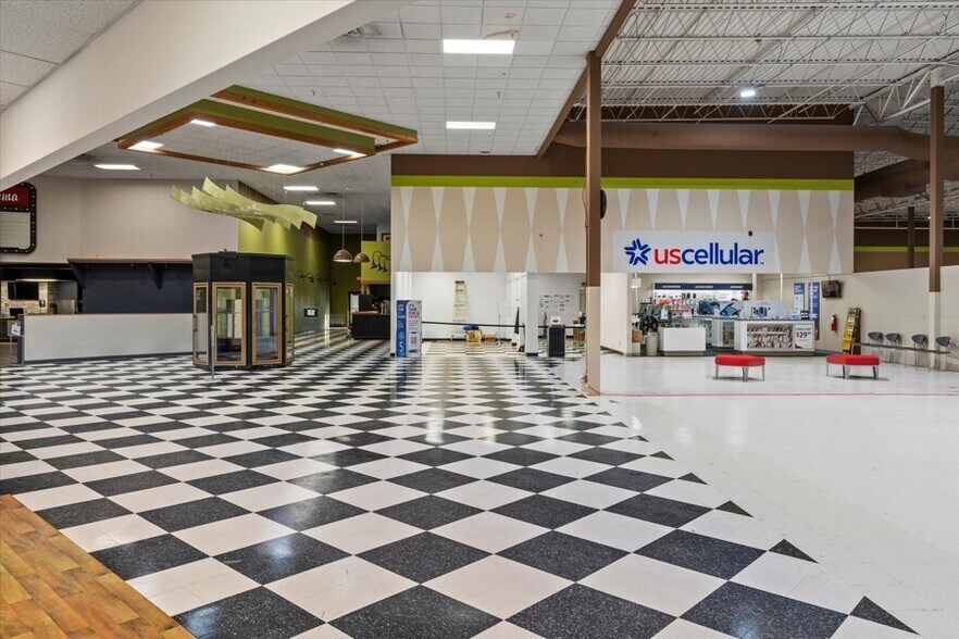 More Photos Of 1230 N Main St, Viroqua Freestanding For Sale