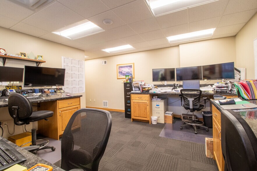 More Photos Of 335 S 1250 W, Lindon Self Storage For Lease