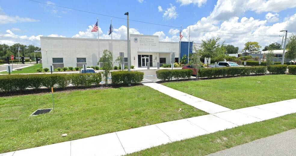 More Photos Of 5519-5525 W Hillsborough Ave, Tampa Office For Sale