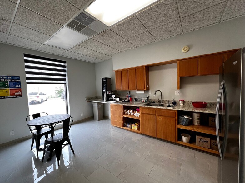 More Photos Of 1455 Lemay Dr, Carrollton Light Distribution For Sale