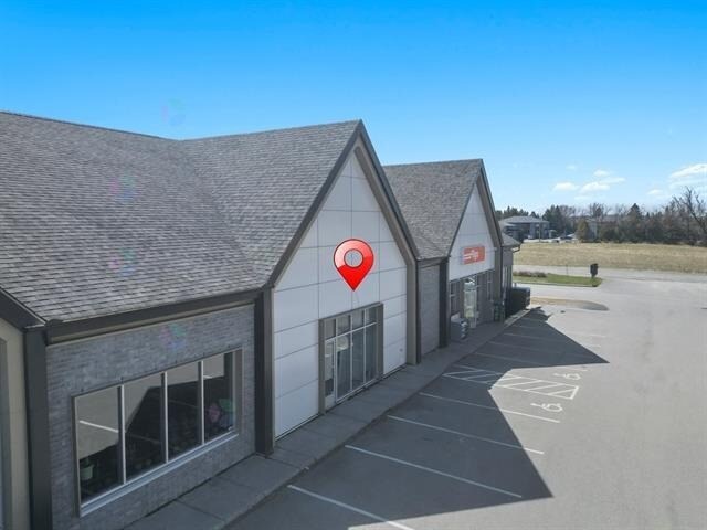 More Photos Of 136 Robitaille, Granby Service Station For Lease