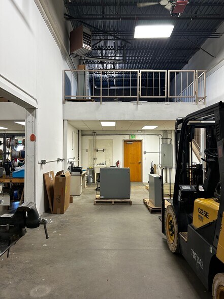 More Photos Of 3752 Imperial St, Frederick Light Manufacturing For Sale