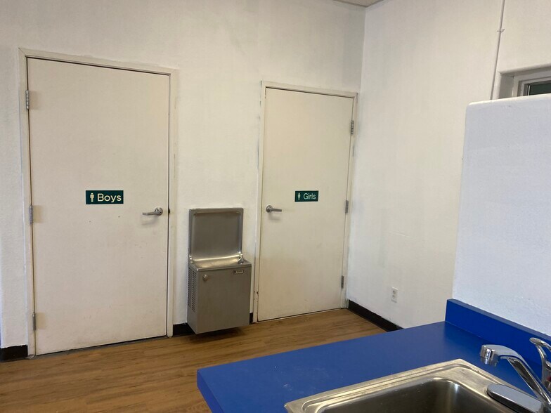 More Photos Of 630 W 17th Pl, Tempe Schools For Lease