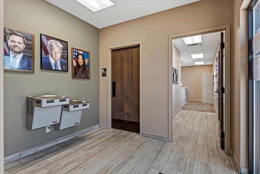More Photos Of 103 Centre Dr, Petersburg Office For Sale