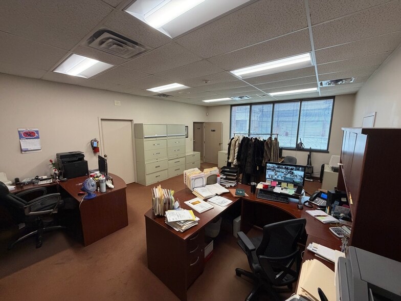 More Photos Of 9029 Metcalf Ave, Overland Park Freestanding For Sale