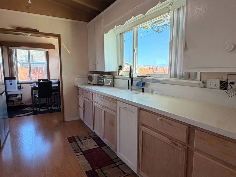 More Photos Of 13519 John Glenn Rd, Apple Valley Office For Lease