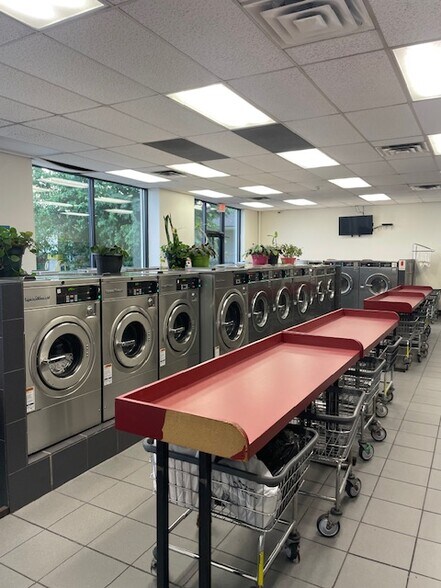 More Photos Of 447 Smith St, Perth Amboy Freestanding For Sale