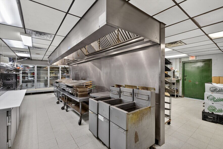 More Photos Of 4040 US Highway 27 S, Sebring Restaurant For Sale