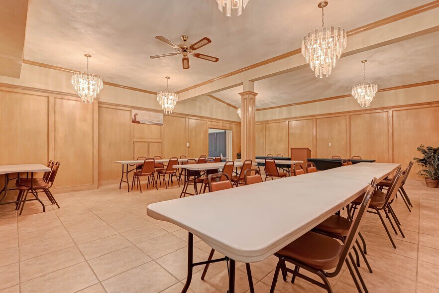 More Photos Of 3402 Amanda Ln, Houston Flex For Sale