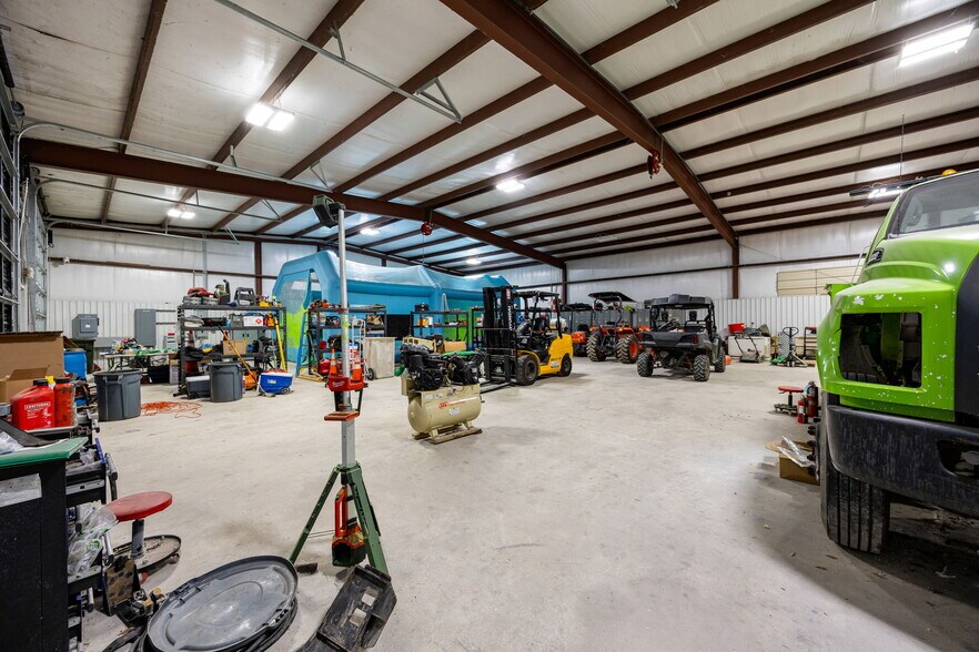More Photos Of 15720 Garrett Rd, Houston Industrial For Sale
