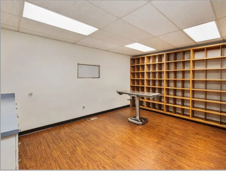 More Photos Of 150 Ryan Rd, Buckley Veterinarian Kennel For Lease