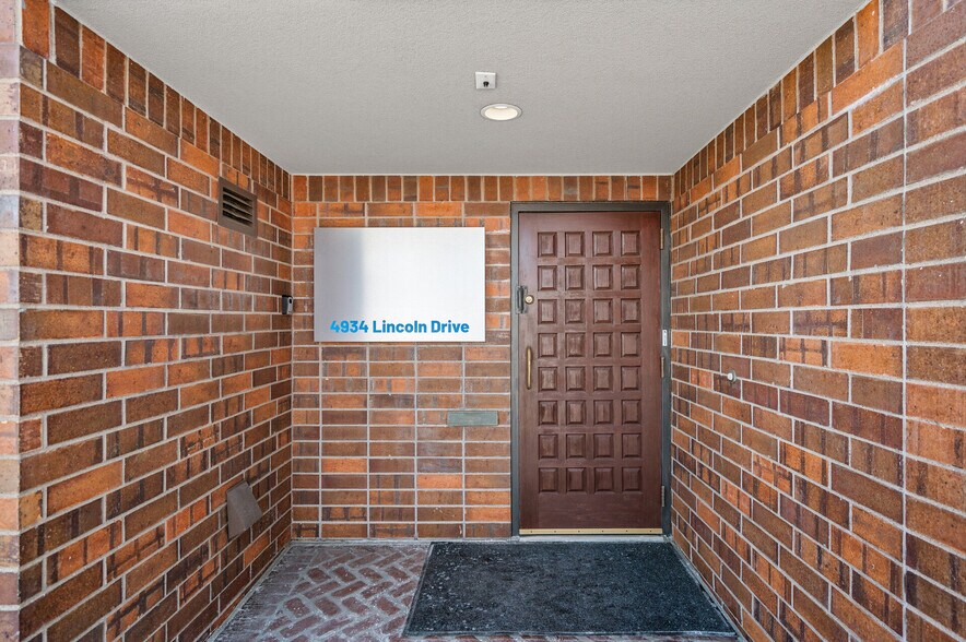More Photos Of 4920-4934 Lincoln Dr, Edina Office For Sale